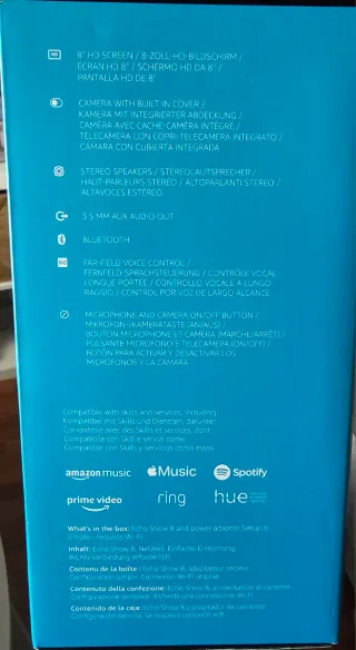 Echo show 8 con su embalaje