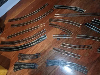 Vías y transformador tren escala HO