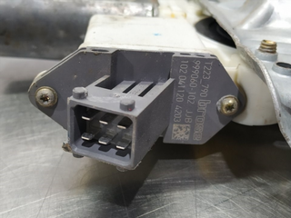 ELEVALUNAS DELANTERO IZQUIERDO TOYOTA AVENSIS BER