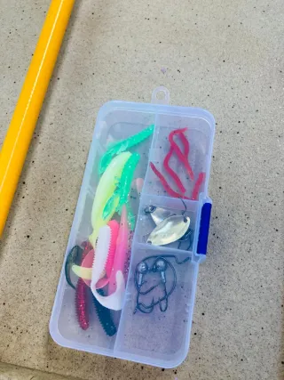 2 Cañas de Pescar 1.80m + Accesorios