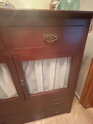 Credenza in stile coloniale color noce