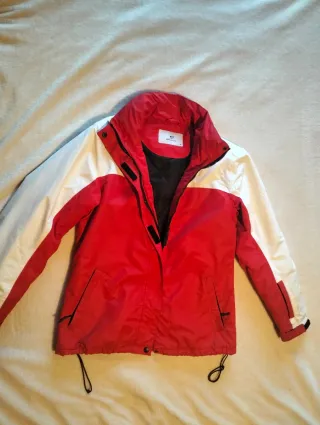 Chaqueta de nieve roja y blanca Talla 38