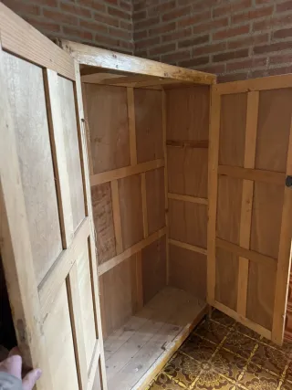 Armario madera antiguo