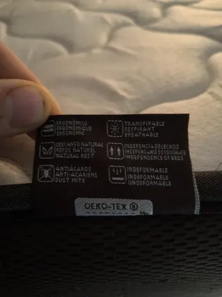 Colchón de matrimonio seminuevo de 15 cm.