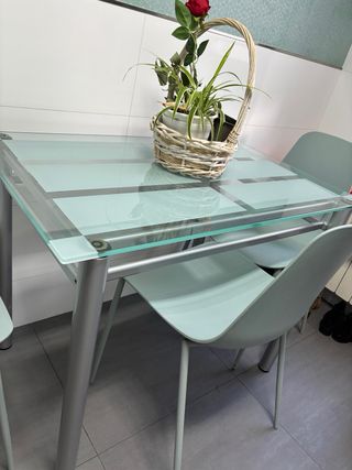 Mesa cocina cristal y 3 sillas