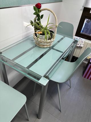 Mesa cocina cristal y 3 sillas
