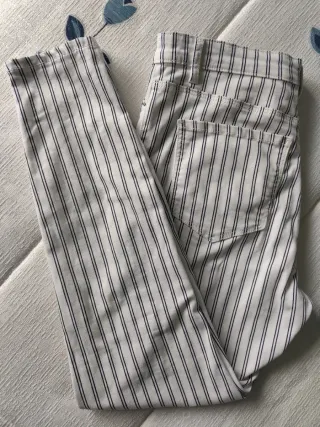 Pantalón vaquero Stradivarius