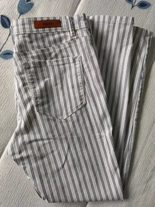 Pantalón vaquero Stradivarius