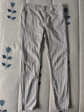 Pantalón vaquero Stradivarius