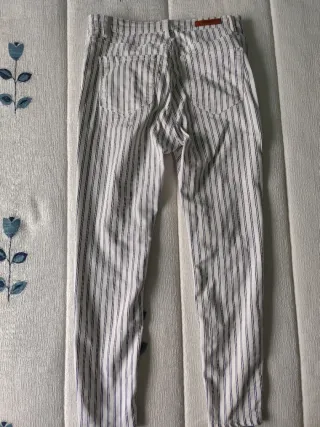 Pantalón vaquero Stradivarius
