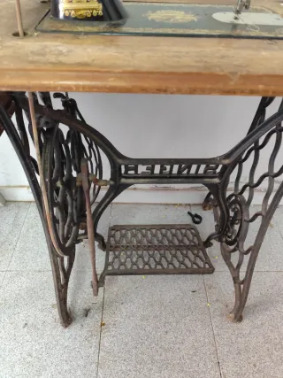 Maquina de coser singer