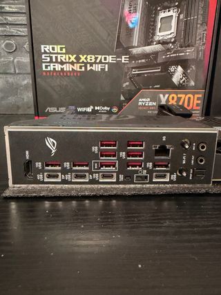 Scheda madre ASUS ROG STRIX X870E Gaming WiFi