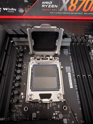 Scheda madre ASUS ROG STRIX X870E Gaming WiFi