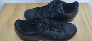 Zapatillas Reebok negras. Hombre. Talle 43. Uk 9.