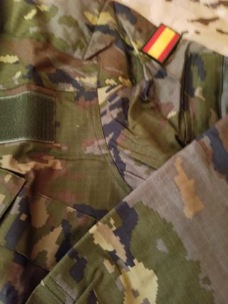 Uniforme verde pixelado 1C