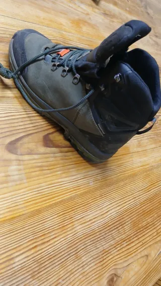 Botas de montaña marca Forclaz