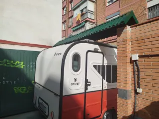 Caravana y garaje