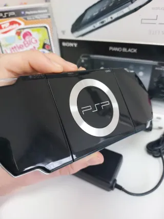 Sony PSP 2004 PIANO BLACK