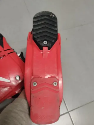 2 pares de botas de esquiar "vintage". Solomon y