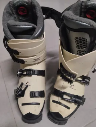 2 pares de botas de esquiar "vintage". Solomon y