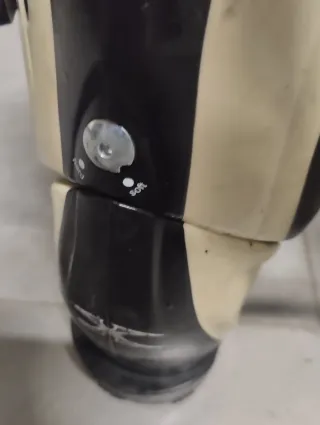 2 pares de botas de esquiar "vintage". Solomon y