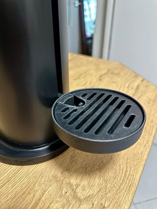 Cafetera Vertuo Next Nespresso + descalcificador