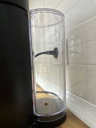 Cafetera Vertuo Next Nespresso + descalcificador