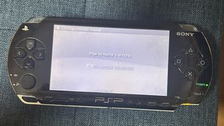 PSP 1004  – Con funda y 39 juegos incluidos