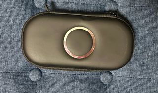 PSP 1004  – Con funda y 39 juegos incluidos