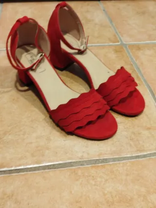 Zapatos de tacón rojo