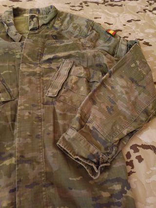 Uniforme 2L pixelado