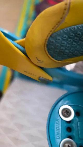 Tabla snowboard con fijaciones