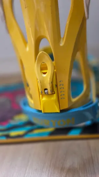 Tabla snowboard con fijaciones