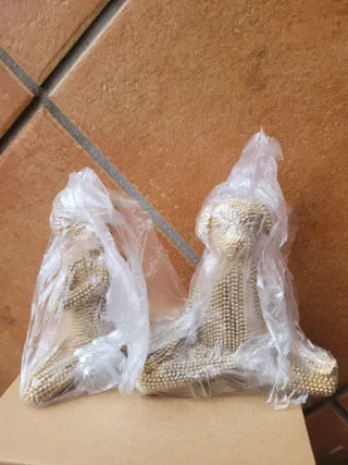 Perros Decorativos State París Meditando. (2unds)