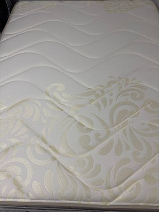 Canape + colchon nuevo 800€