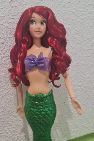 Muñeca Ariel grande canta y habla.