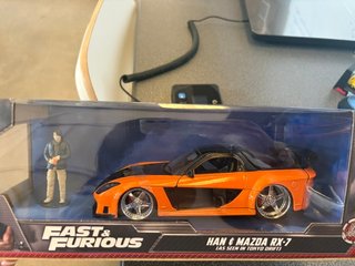 Fast & Furious Mazda RX-7 con figura Han Jada 1/24