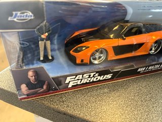 Fast & Furious Mazda RX-7 con figura Han Jada 1/24