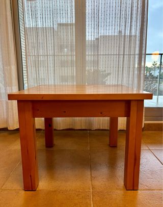 Mesita de comedor color Roble