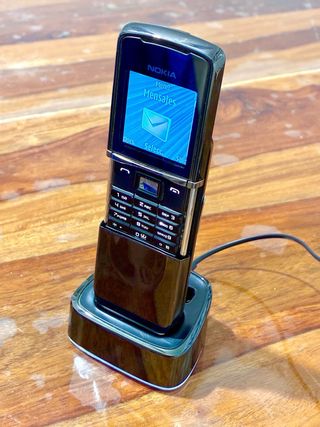 Nokia 8800d Sirocco Edition Libre + Base