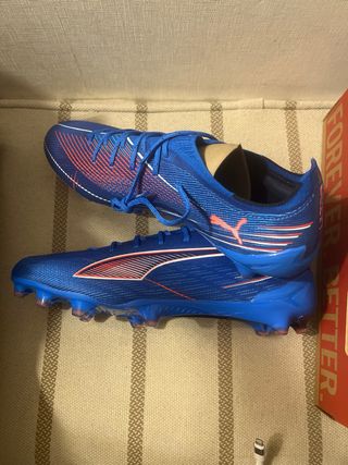 Botas de futbol gama alta puma talla 44