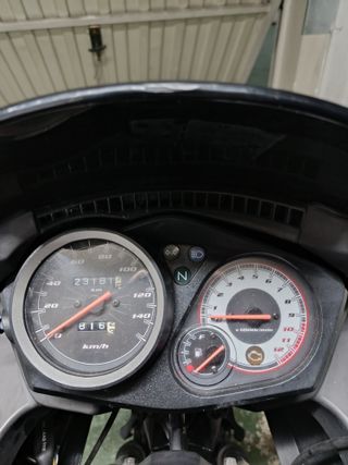 Moto Honda CBF 125 del año 2012