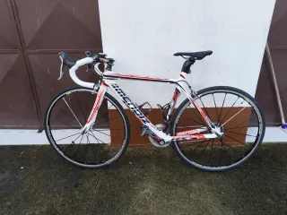 Bicicleta carrtera Mendiz Carbono Full Shimano.