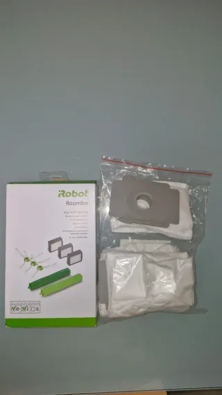 Roomba I4. Con base de carga y accesorios.