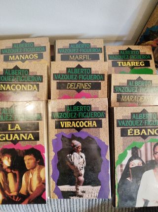 Trece títulos del escritor español Alberto Vázque