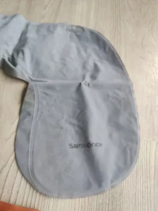 Almohada cervical hinchable Samsonite gris