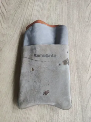 Almohada cervical hinchable Samsonite gris