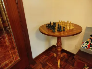 Mesa ajedrez artesanal