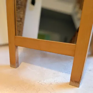 Espejo de pié con apoyo trasero