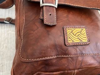 Bandolera de cuero veteado marrón – Nueva